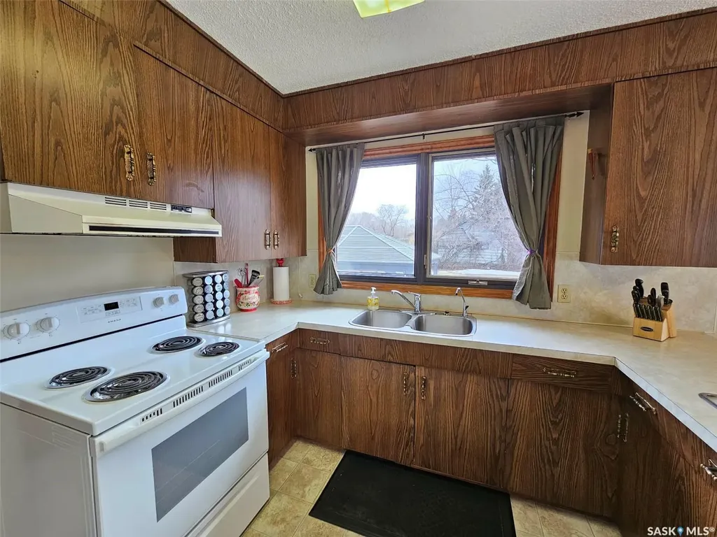 406 & 408 Mary Street Tramping Lake SK S0K 4H0