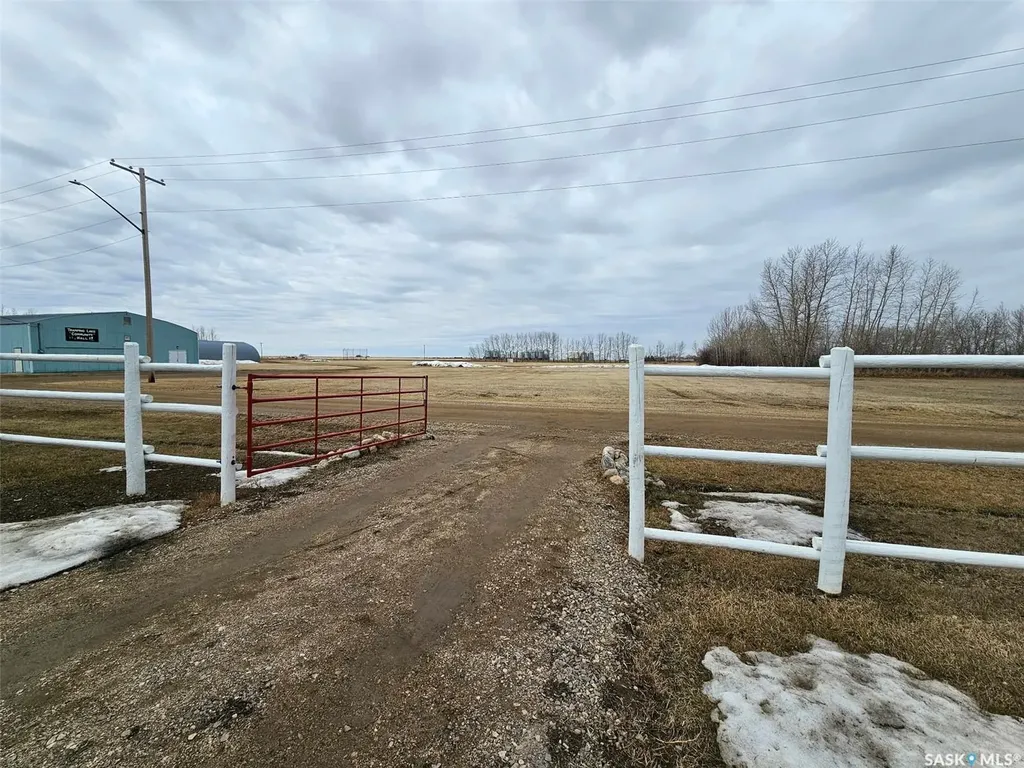 406 & 408 Mary Street Tramping Lake SK S0K 4H0