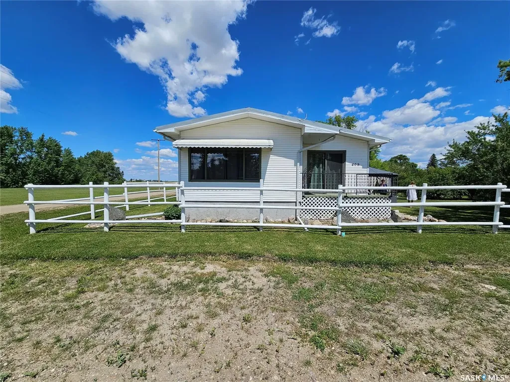 406 & 408 Mary Street Tramping Lake SK S0K 4H0