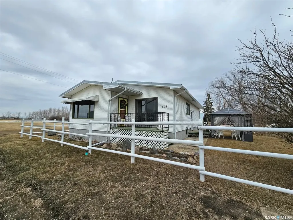 406 & 408 Mary Street Tramping Lake SK S0K 4H0
