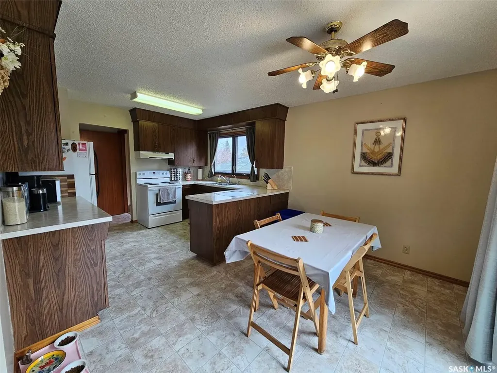 406 & 408 Mary Street Tramping Lake SK S0K 4H0
