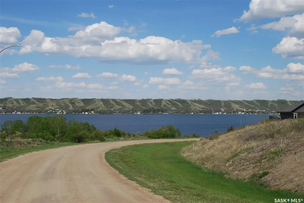 601 Berry Hills Road Katepwa Beach SK S0G 1S0