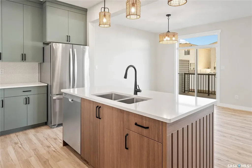 439 Kinloch Crescent Saskatoon SK S7M 5X1