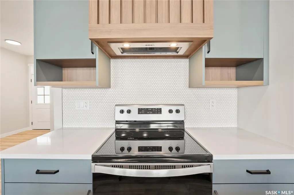 439 Kinloch Crescent Saskatoon SK S7M 5X1