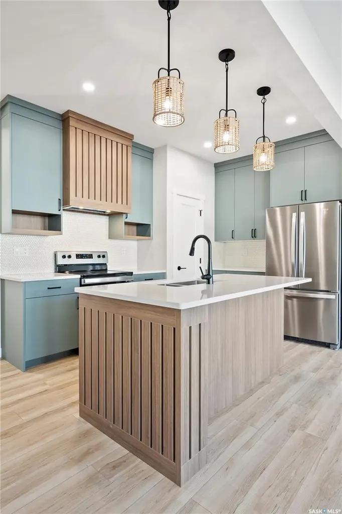 439 Kinloch Crescent Saskatoon SK S7M 5X1