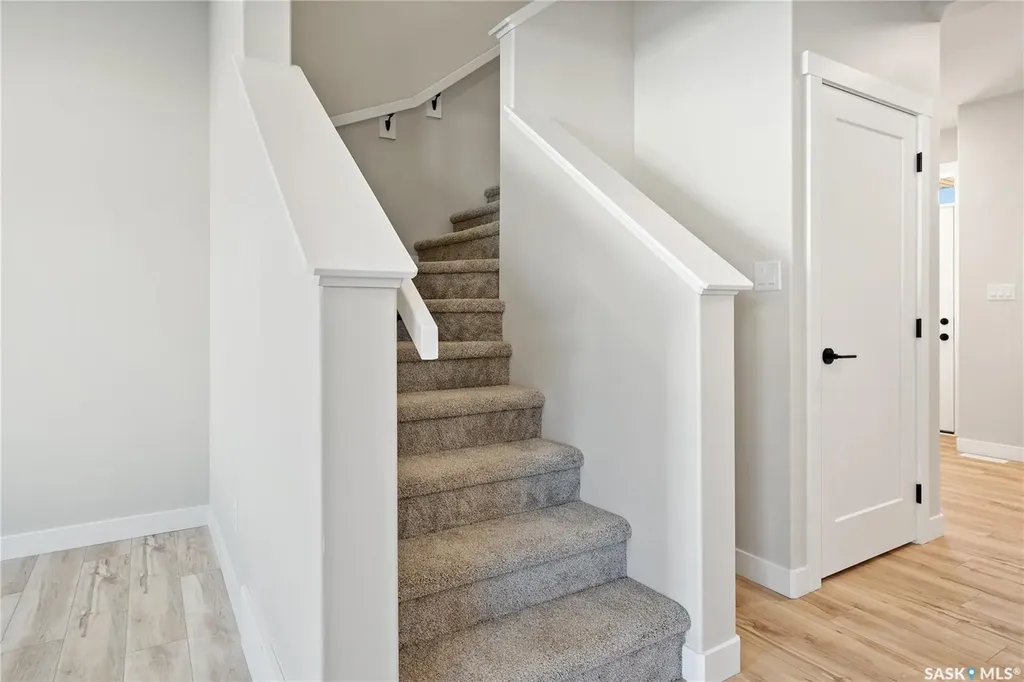 439 Kinloch Crescent Saskatoon SK S7M 5X1