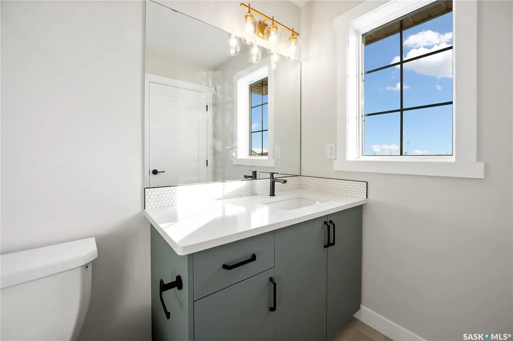 439 Kinloch Crescent Saskatoon SK S7M 5X1