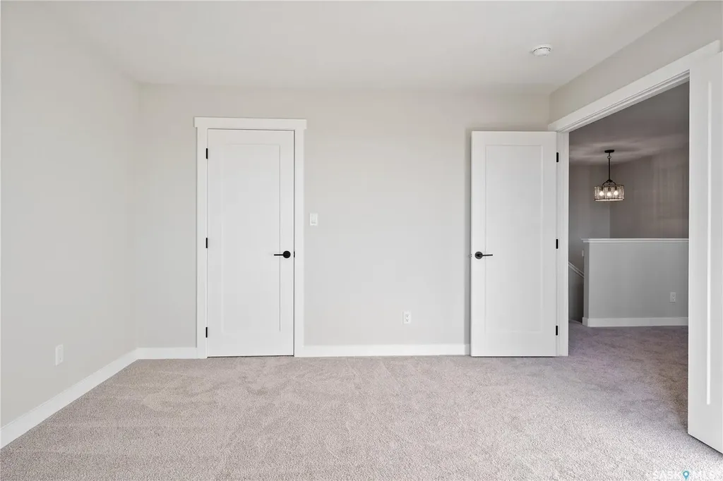 439 Kinloch Crescent Saskatoon SK S7M 5X1
