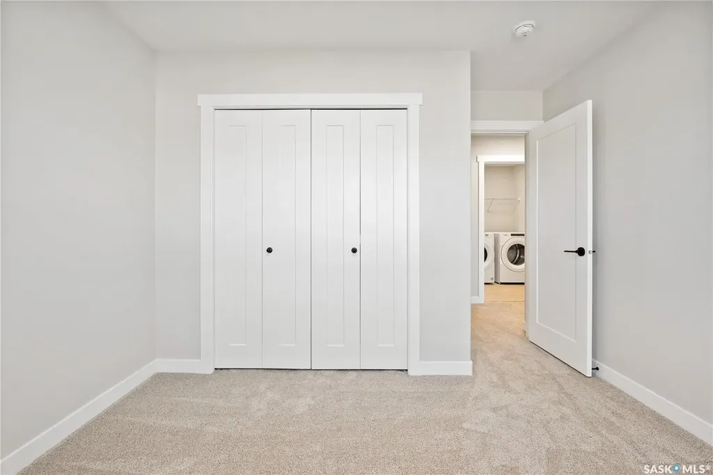439 Kinloch Crescent Saskatoon SK S7M 5X1