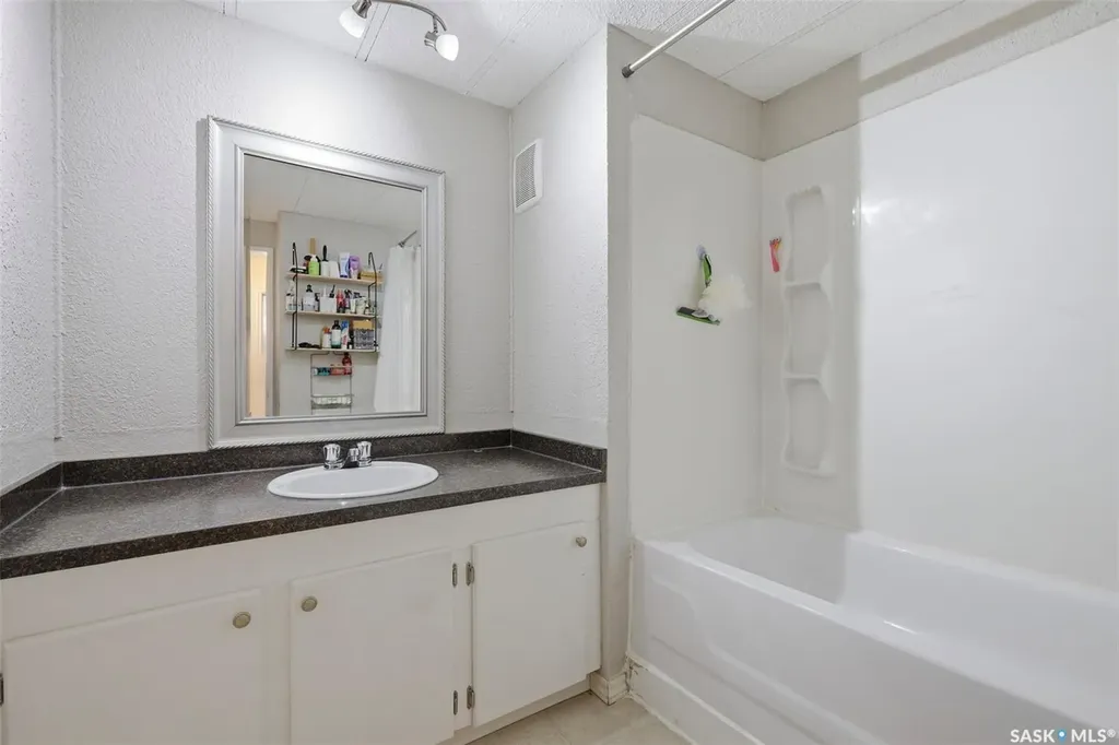 111 Leland Terrace Saskatoon SK S7H 5A1