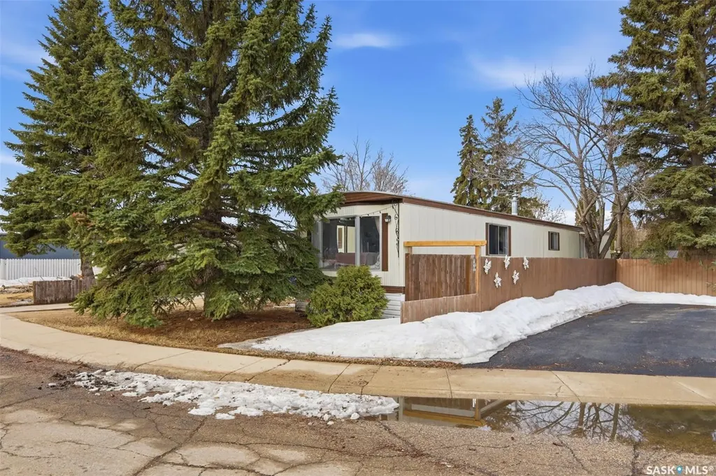 111 Leland Terrace Saskatoon SK S7H 5A1
