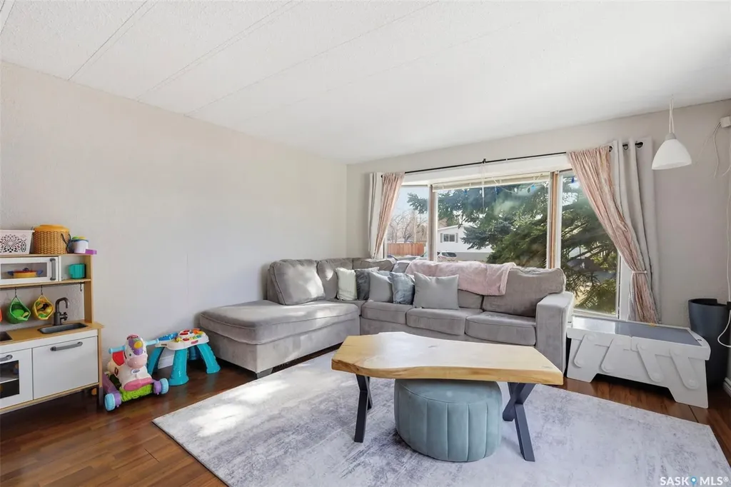 111 Leland Terrace Saskatoon SK S7H 5A1