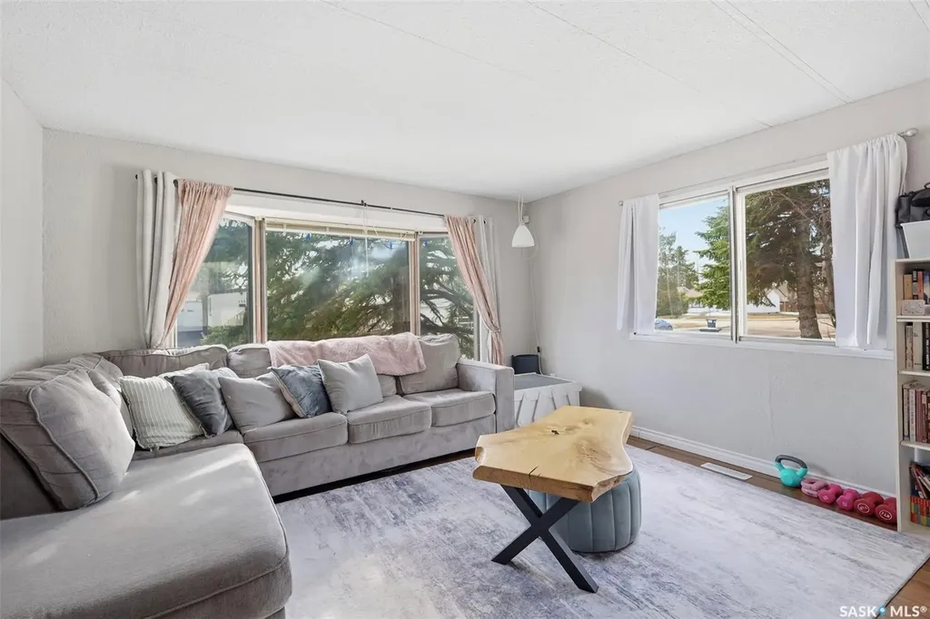111 Leland Terrace Saskatoon SK S7H 5A1