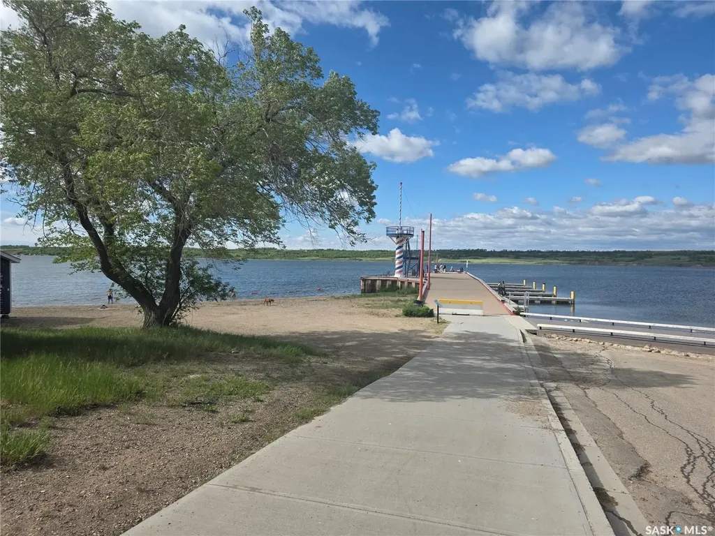 463 Fairchild Avenue Regina Beach SK S0G 4C0