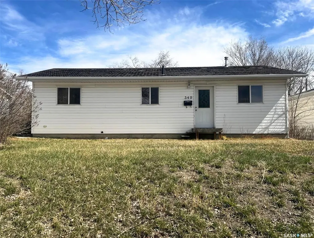 349 10th Avenue NW Swift Current SK S9H 1P1