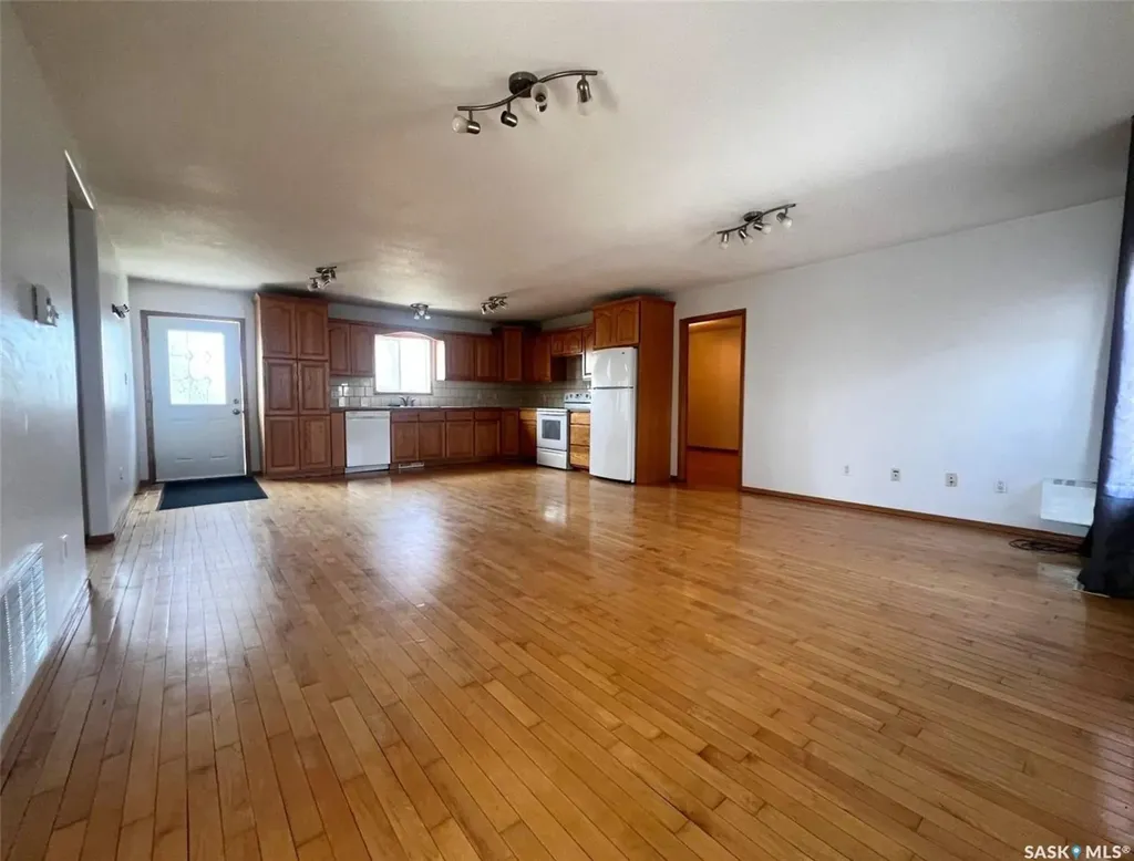 349 10th Avenue NW Swift Current SK S9H 1P1