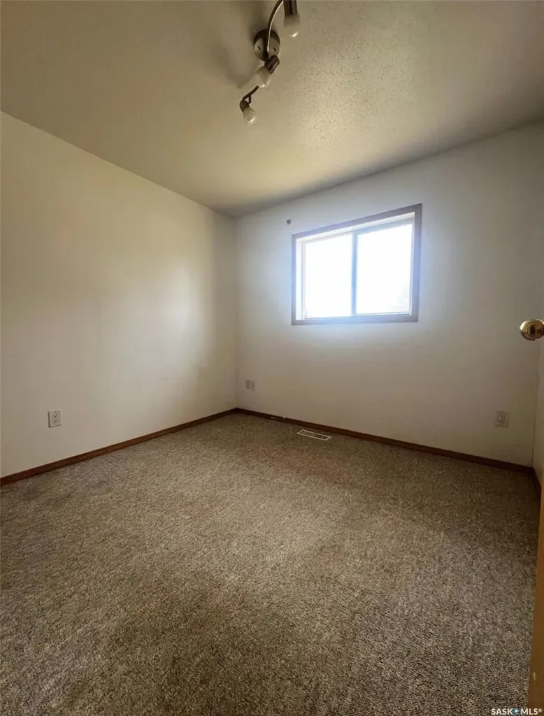 349 10th Avenue NW Swift Current SK S9H 1P1