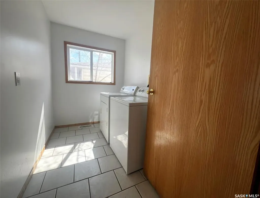 349 10th Avenue NW Swift Current SK S9H 1P1