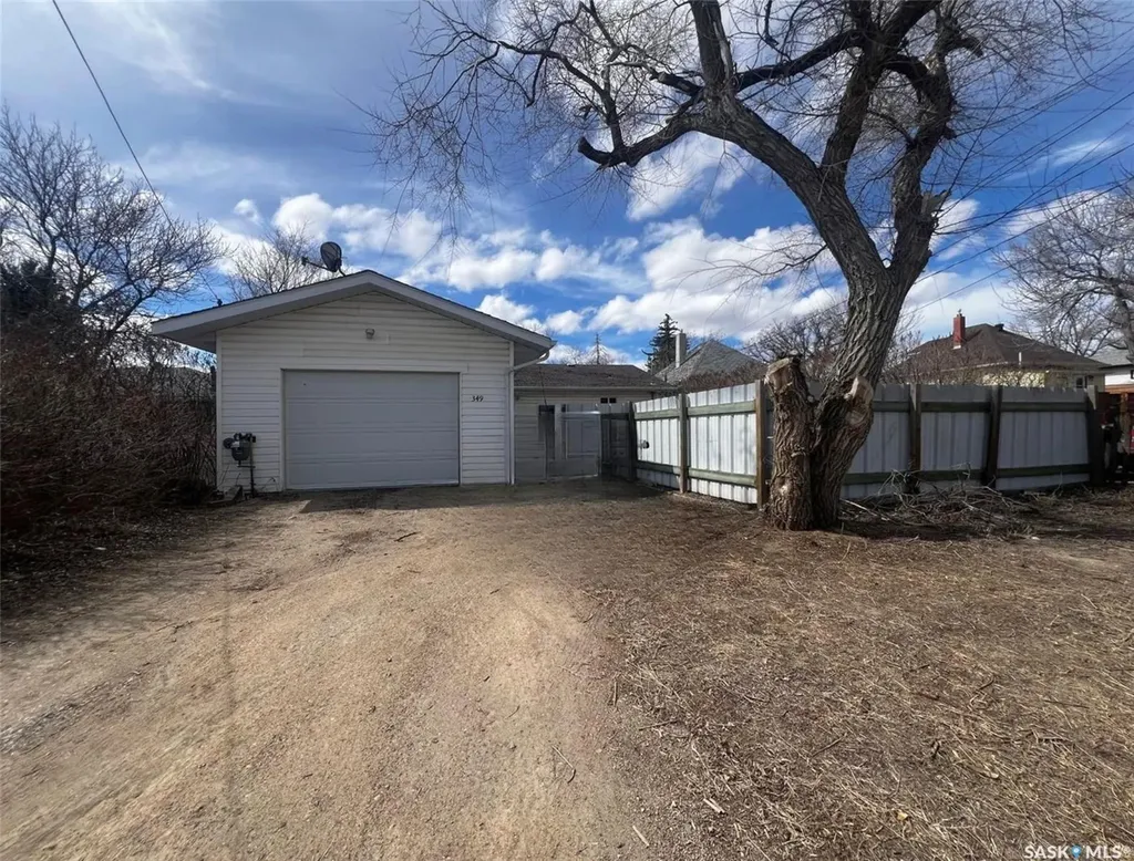 349 10th Avenue NW Swift Current SK S9H 1P1