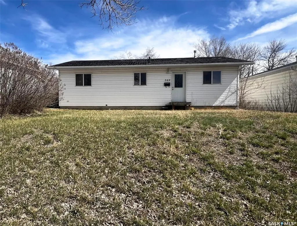 349 10th Avenue NW Swift Current SK S9H 1P1