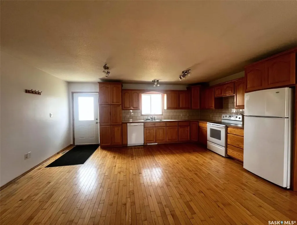 349 10th Avenue NW Swift Current SK S9H 1P1