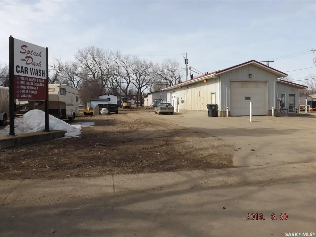 522 Mann Avenue Radville SK S0C 2G0
