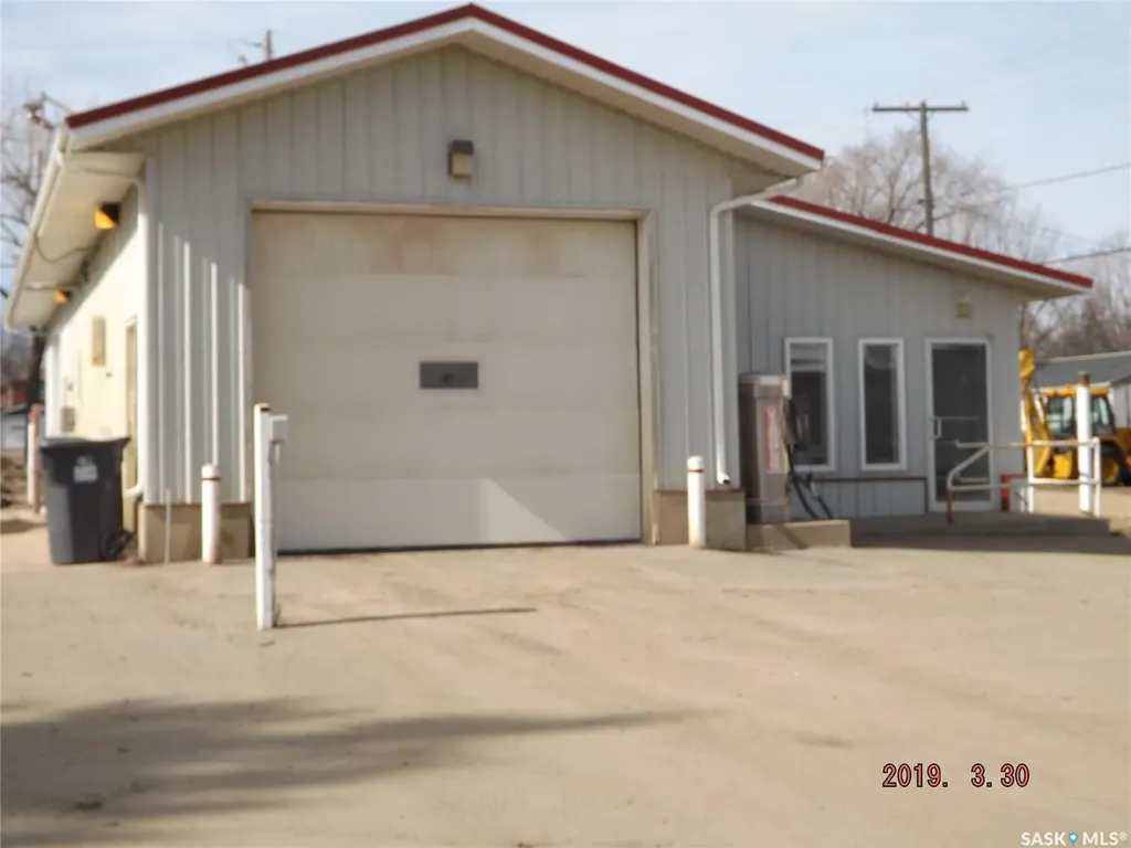 522 Mann Avenue Radville SK S0C 2G0