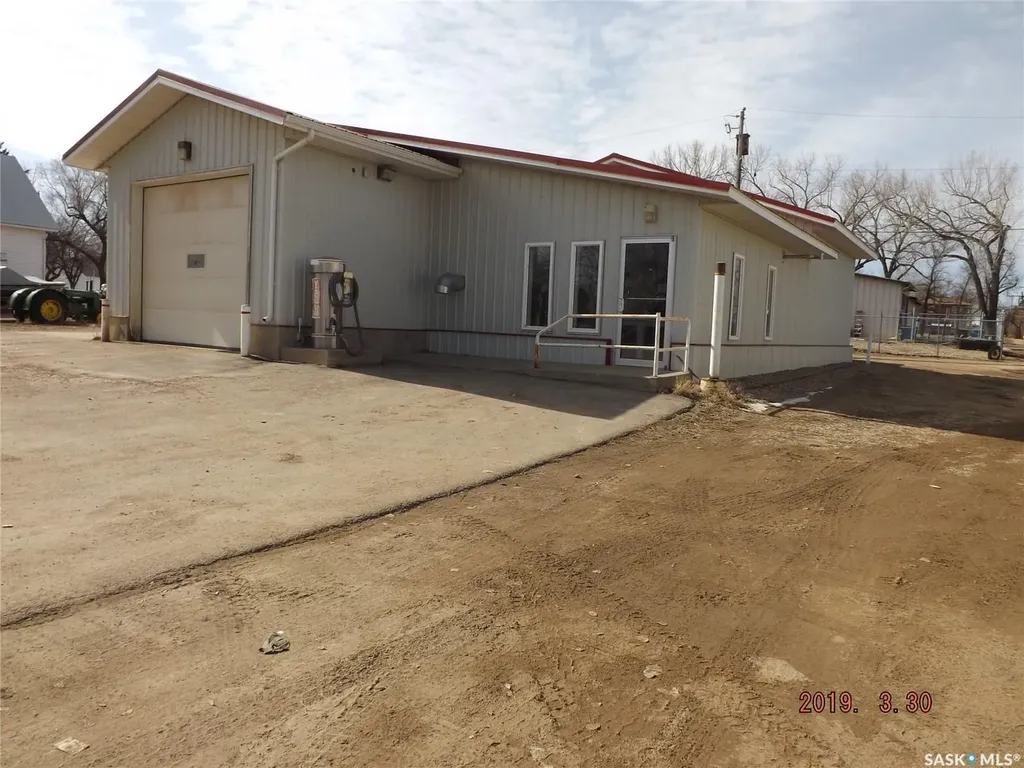 522 Mann Avenue Radville SK S0C 2G0