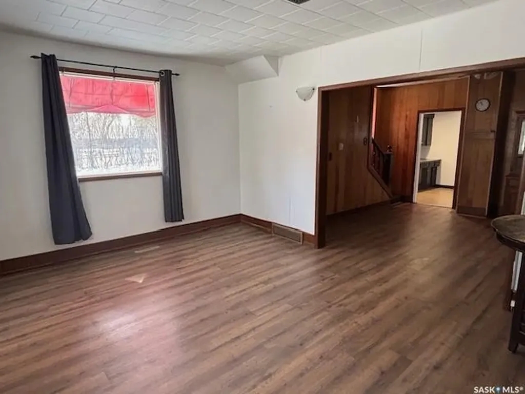 327 4th Avenue E Canora SK S0A 0L0