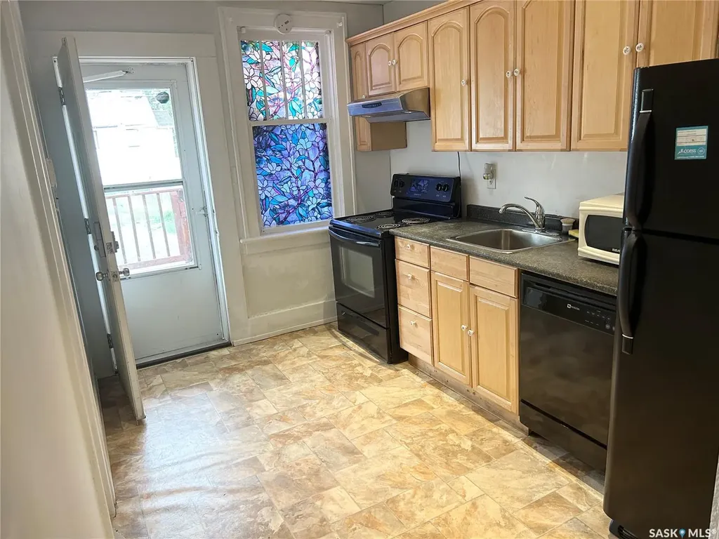 3033 Dewdney Avenue Regina SK S4Y 0Y3