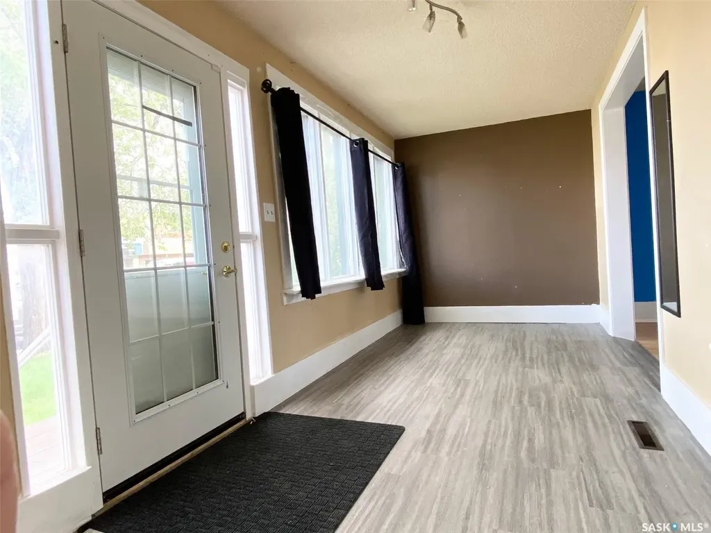 3033 Dewdney Avenue Regina SK S4Y 0Y3
