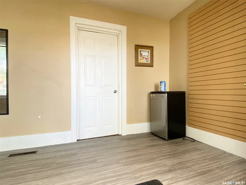 3033 Dewdney Avenue Regina SK S4Y 0Y3