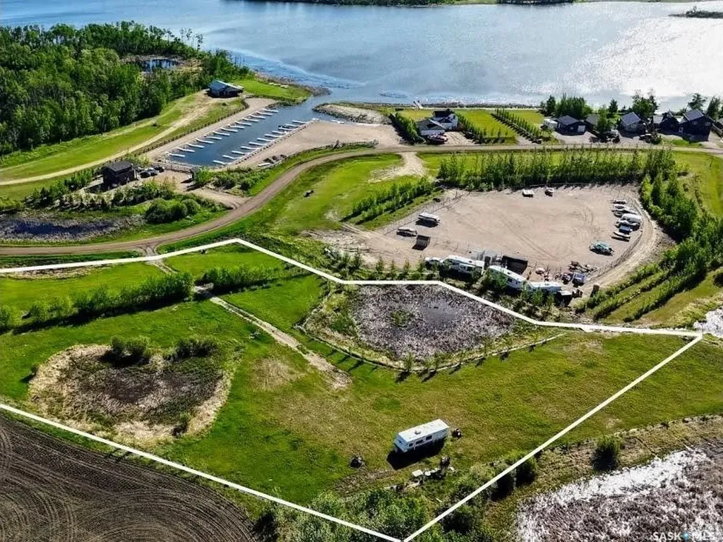 212 Lucien Lakeshore Drive Three Lakes Rm No. 400 SK S0K 2X0