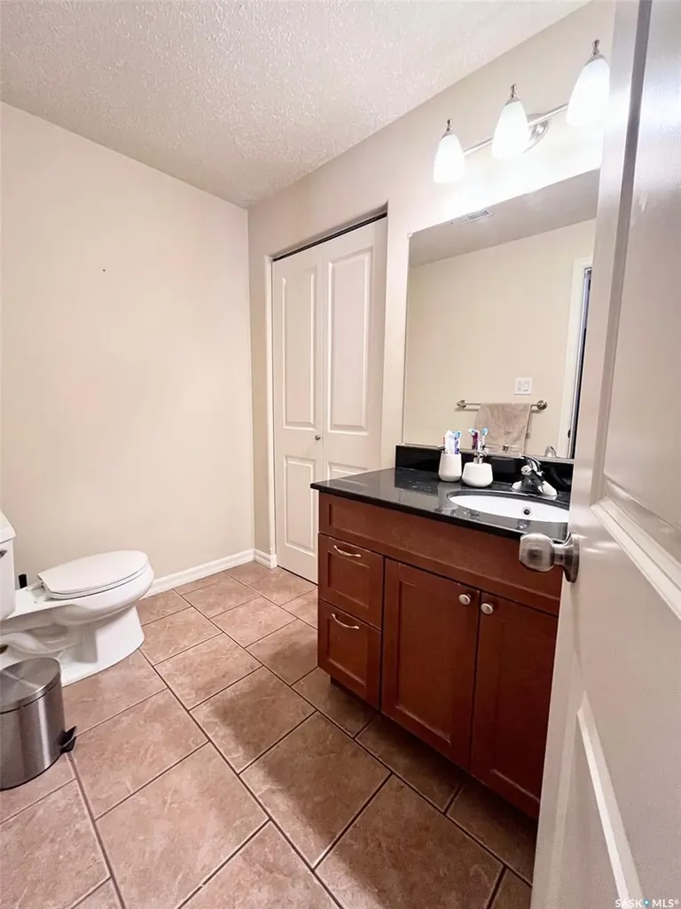211 20th Street W Prince Albert SK S6V 4G5