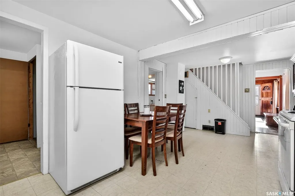 528 Ominica Street E Moose Jaw SK S6H 0H3