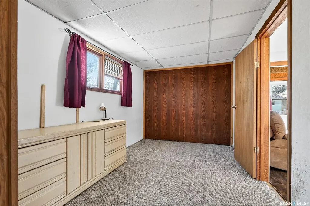 528 Ominica Street E Moose Jaw SK S6H 0H3