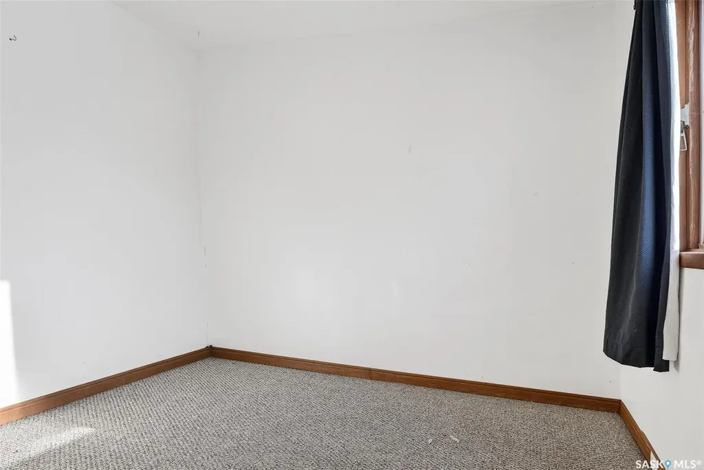 528 Ominica Street E Moose Jaw SK S6H 0H3