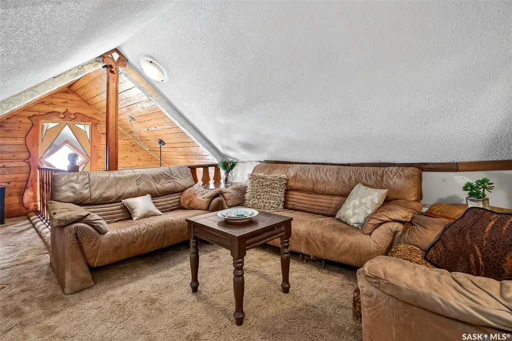 528 Ominica Street E Moose Jaw SK S6H 0H3