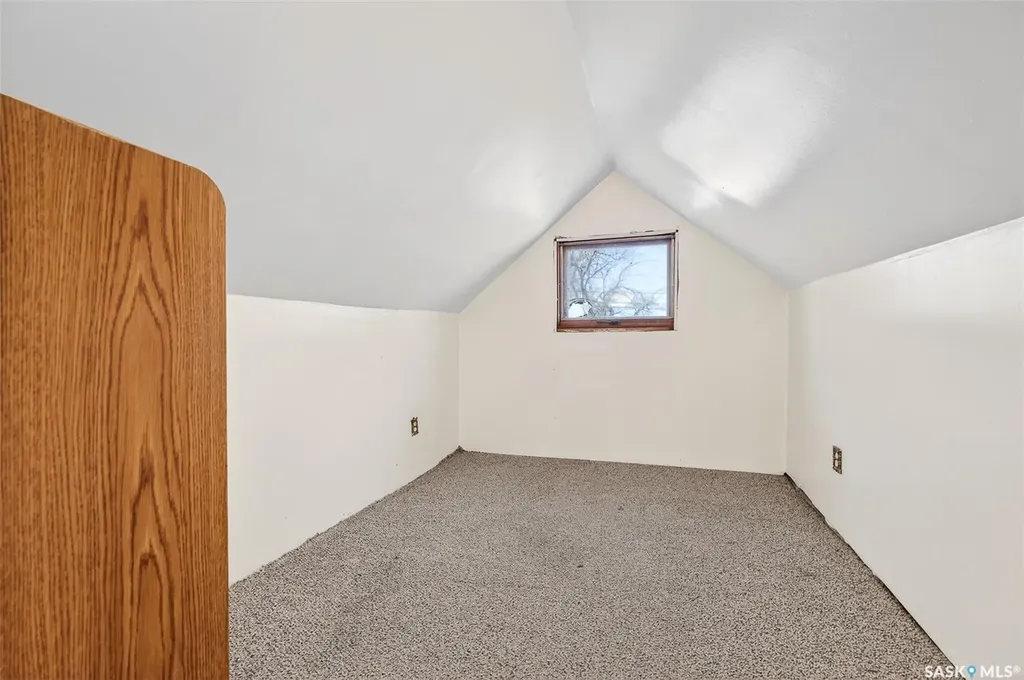 528 Ominica Street E Moose Jaw SK S6H 0H3