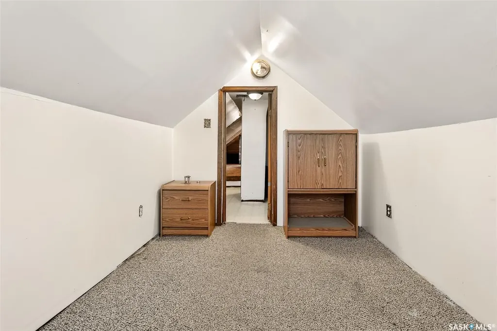 528 Ominica Street E Moose Jaw SK S6H 0H3