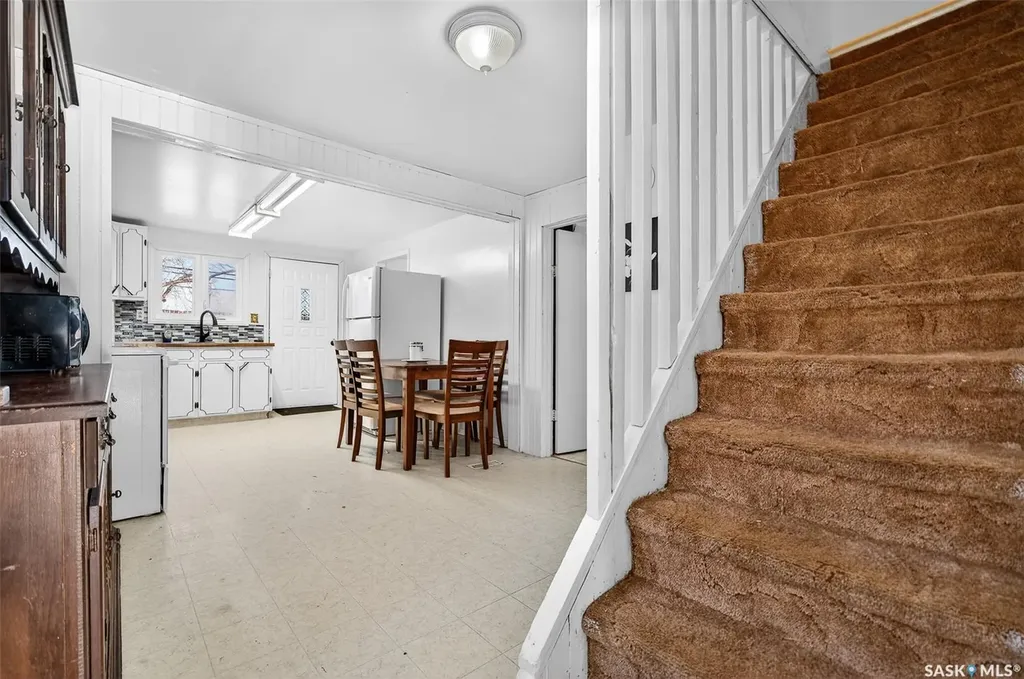 528 Ominica Street E Moose Jaw SK S6H 0H3