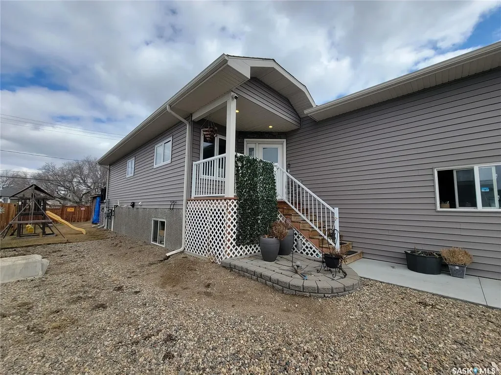 214 1st Avenue W Maidstone SK S0M 1M0