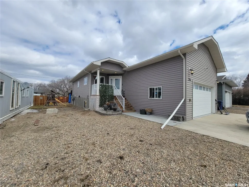 214 1st Avenue W Maidstone SK S0M 1M0