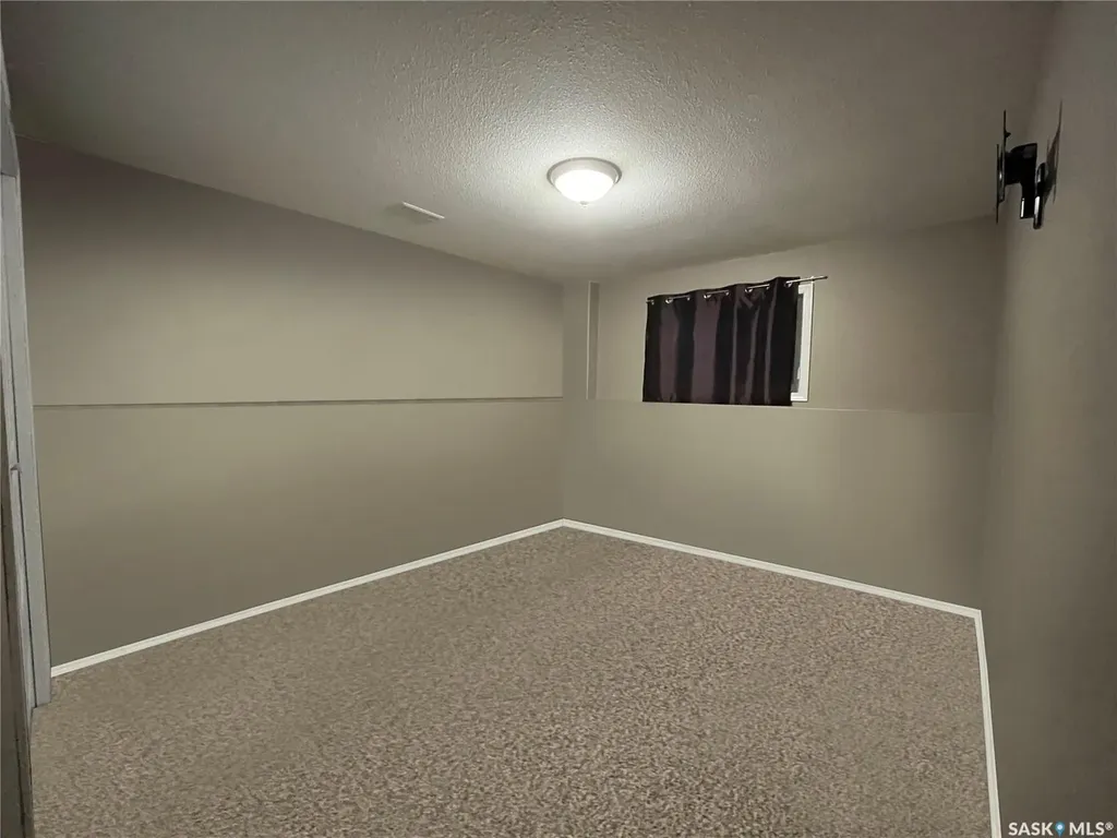 27 Carment Place Prince Albert SK S6V 8A2