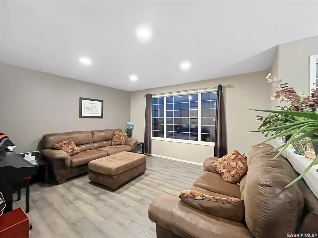 27 Carment Place Prince Albert SK S6V 8A2