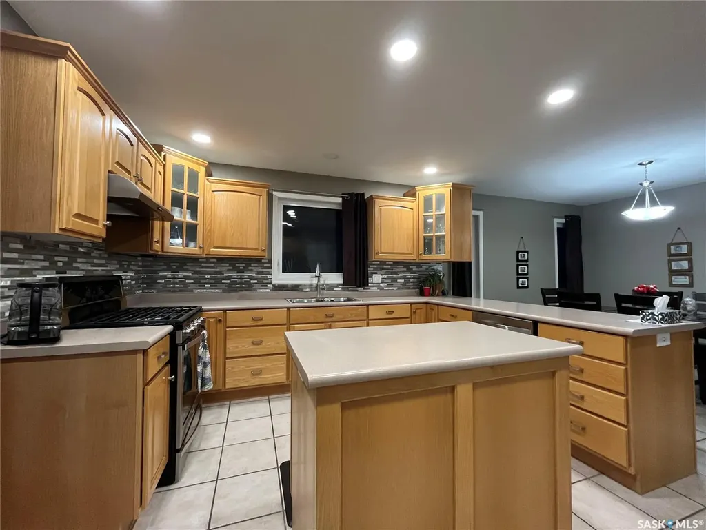 27 Carment Place Prince Albert SK S6V 8A2