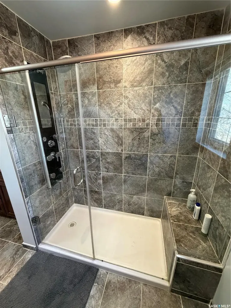 809 Spencer Street Carnduff SK S0C 0S0
