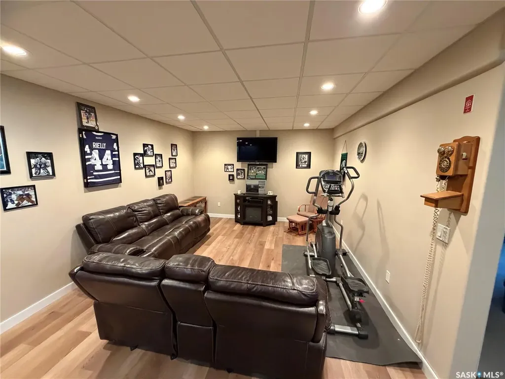 809 Spencer Street Carnduff SK S0C 0S0