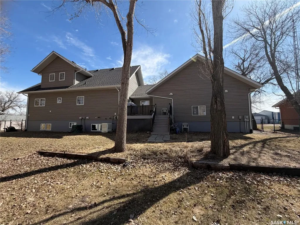 809 Spencer Street Carnduff SK S0C 0S0