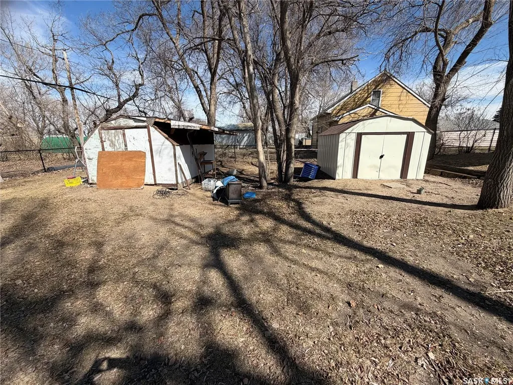 809 Spencer Street Carnduff SK S0C 0S0